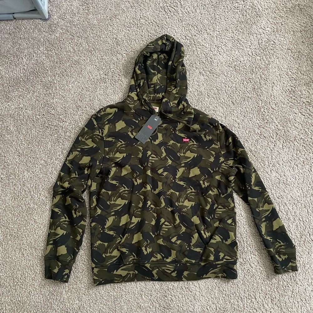 Levi’s camo hoodie size large